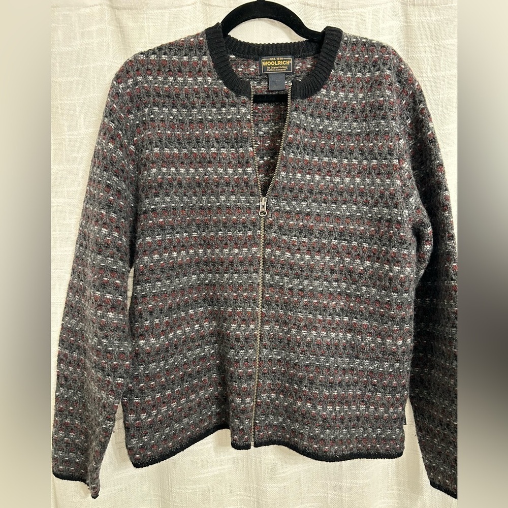 Vintage WOOLRICH Size L 100% Wool sweater with unique striping